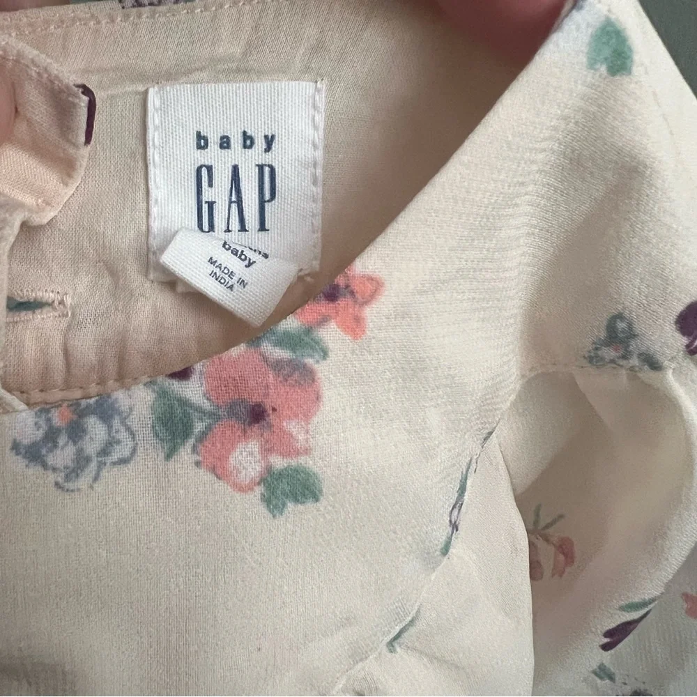 Baby Gap Girls Top Bundle 6-12 months